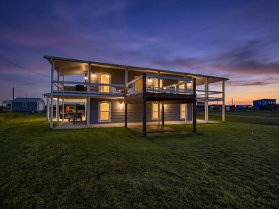965 Porpoise Dr