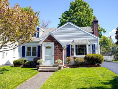 119 Woodbine Ave