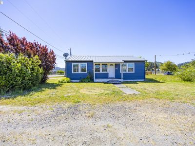 Property at 1025 N Lake Rd, Lakeside, OR