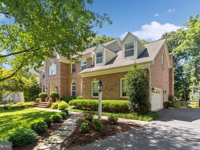3285 Willow Glen Dr