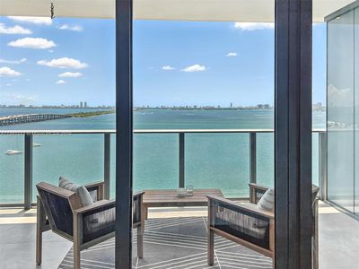 3131 NE 7th Ave UNIT 1504