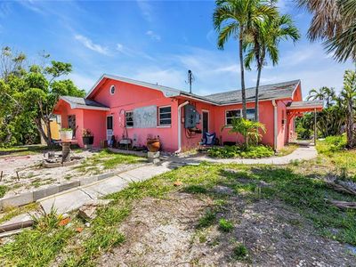 132-134 Tropical Shore Way