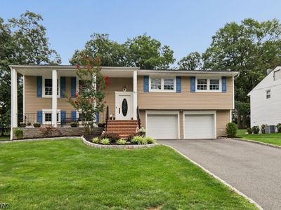 27 Colonial Woods Drive