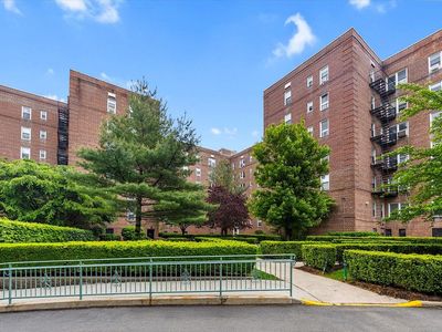 5650 Netherland Ave APT 2E