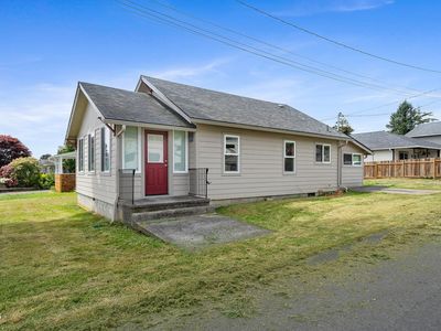 207 2nd St