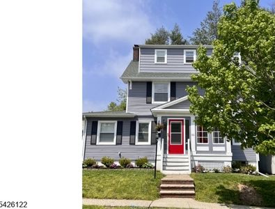 52 Hawthorne Ave