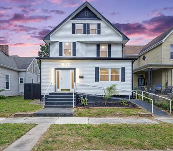 1116 S Grand Ave