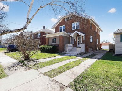 324 Paris Ave