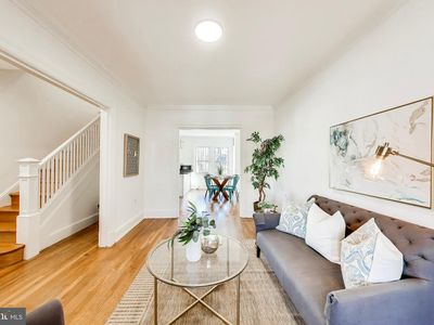 736 Girard St NW