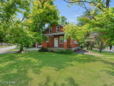 900 Garvey Ave