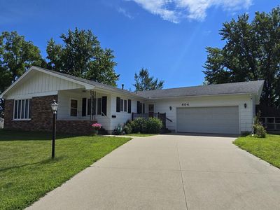 Property at 604 Hildreth St, Charles City, IA
