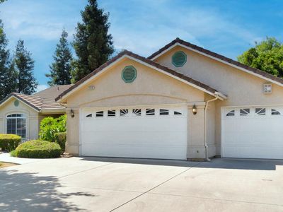 2420 Howard St