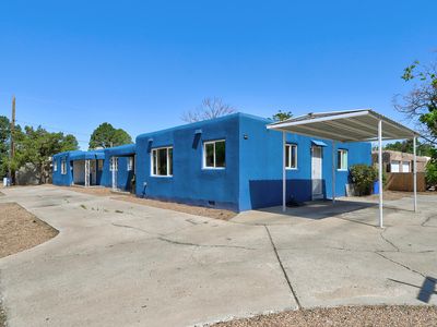 1037 Palomas Dr SE