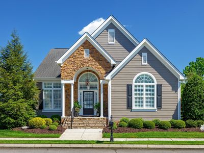 1850 Holden Farm Pl