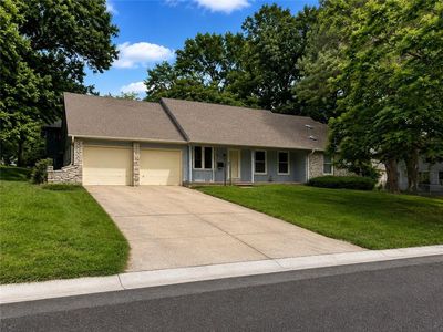 Property at 8606 W 88th St, Overland Park, KS
