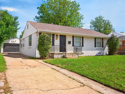 111 E Kittyhawk Dr