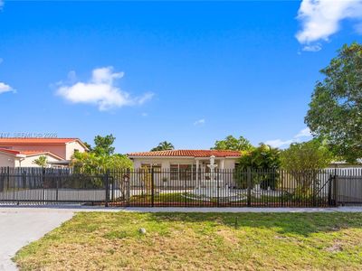 491 W 35th Pl