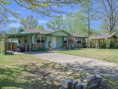 Property at 1304 Hickory Ave, Mena, AR
