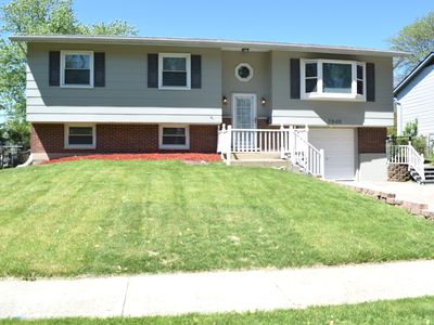Property at 7040 Meadowbrook Ln, Hanover Park, IL