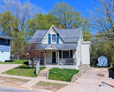212 N 7th St