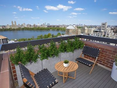 45 E 89th St APT 21E