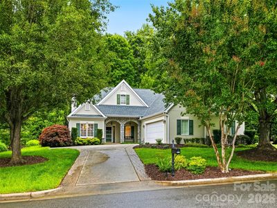 25 Clovelly Way