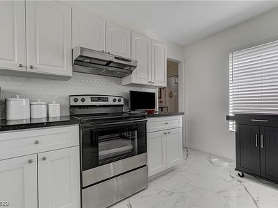 6944 Emerald Springs Ln