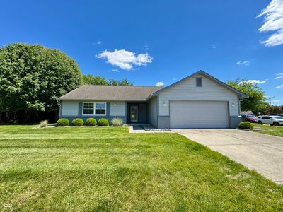 Property at 597 Hunting Creek Dr, Greenwood, IN