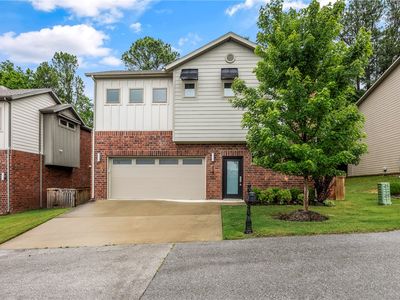 1466 N Desoto Pl