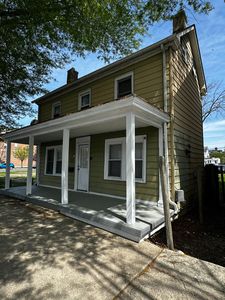 7 S Governors Ave