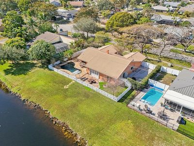 808 E Plantation Cir