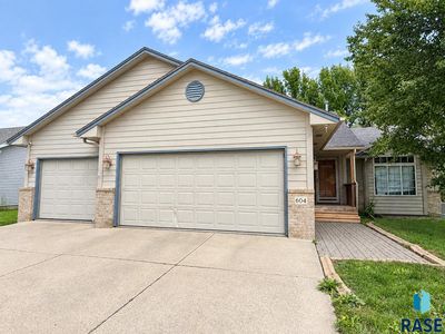 604 N Sandberg Dr