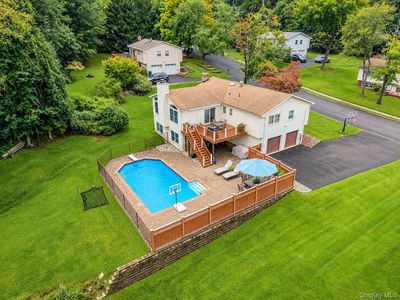 3 Five Oaks Lane