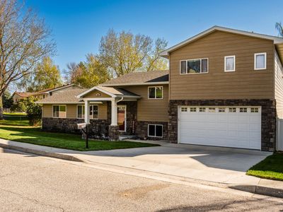 703 Circle Dr