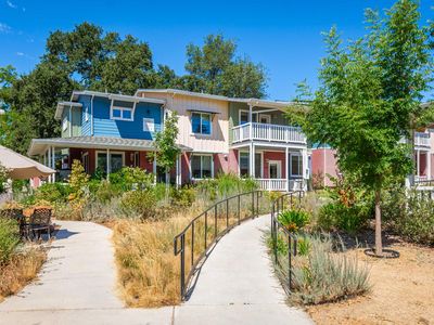 4025 E New York Ave #208