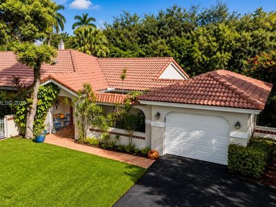 1327 Seagrape Cir
