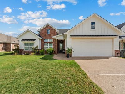 Property at 10413 Fallen Leaf Dr, Waco, TX