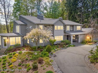 8121 W Eaton Hwy