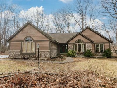 W224N7477 Wooded Hills DRIVE