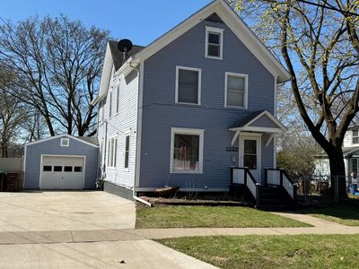 1222 E Porter St
