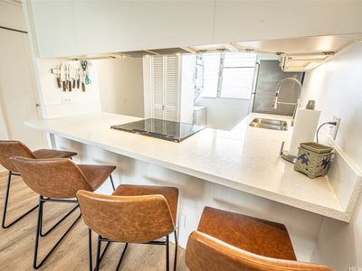 1128 Ala Napunani St APT 703