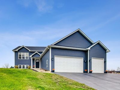 1240 Winged Foot DRIVE