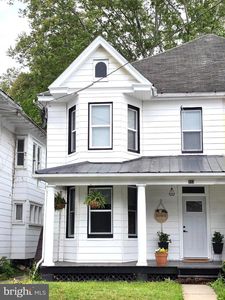 723 W King St