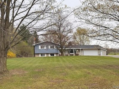 687 W Saginaw Rd