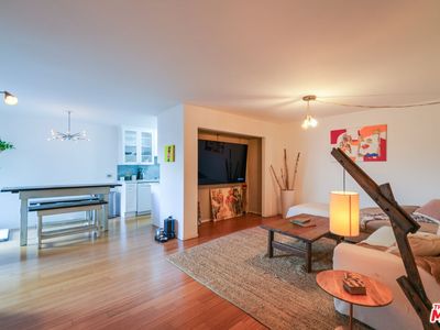532 N Rossmore Ave APT 108