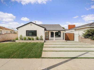 211 W Markland Dr