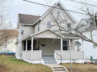 33 Holland St