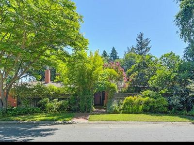 27413 Meadowbrook Dr