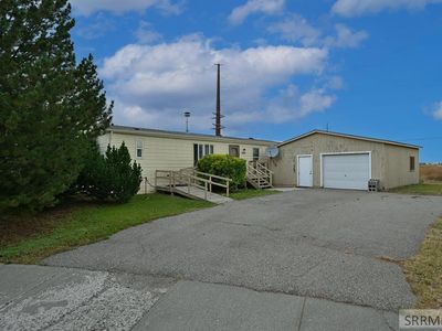 2025 E Duchess Dr