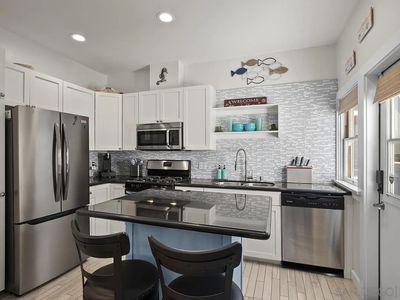 1106 4th St APT 4